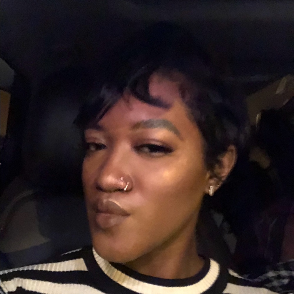 Meet your Posher, Bobbi